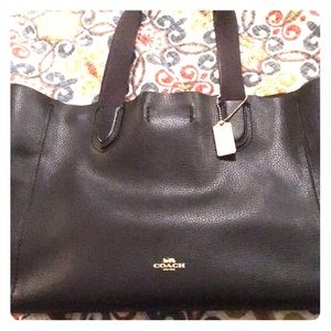 Coach derby tote black EUC